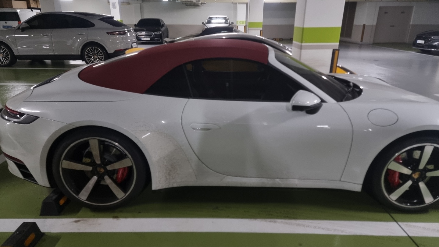 포르쉐 911 뉴 카레라 4S 카브리올레 992 썸네일 3
