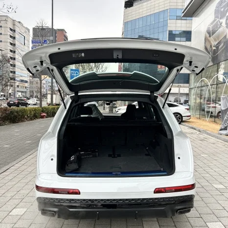 아우디 Q7 50 TDI 콰트로 프리미엄 4M 썸네일 4