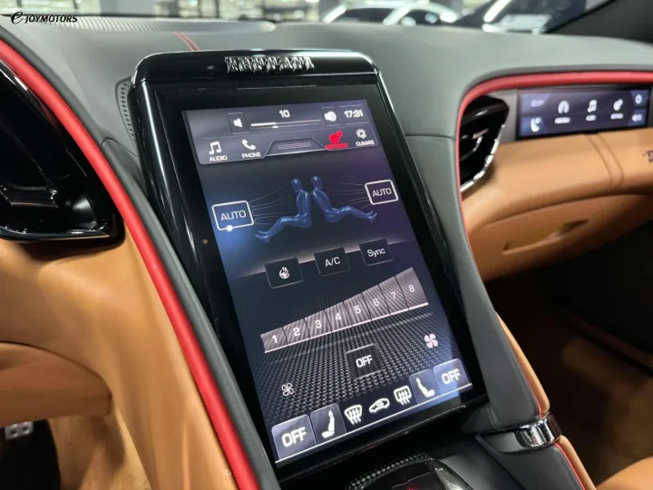 페라리 로마 3.9 V8 썸네일 9