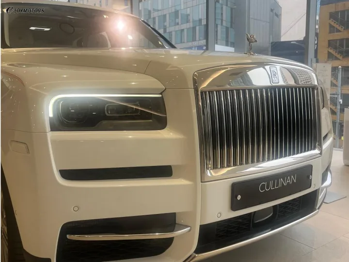 롤스로이스 컬리넌 6.8 V12 썸네일 3