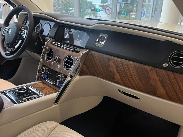 롤스로이스 컬리넌 6.8 V12 썸네일 6