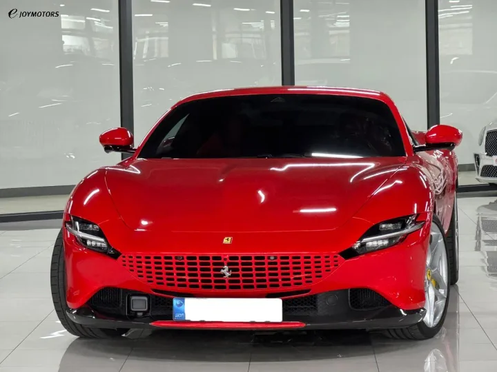 페라리 로마 3.9 V8