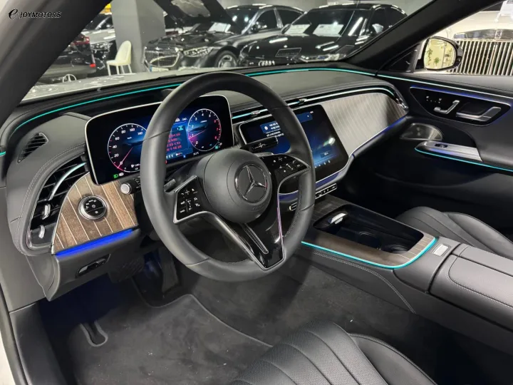 벤츠 E클래스 E300 4MATIC 익스클루시브 썸네일 4