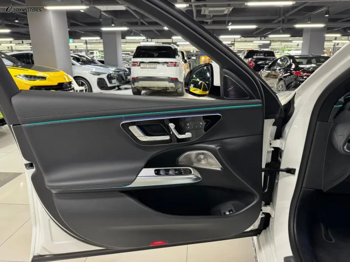 벤츠 E클래스 E300 4MATIC 익스클루시브 썸네일 6