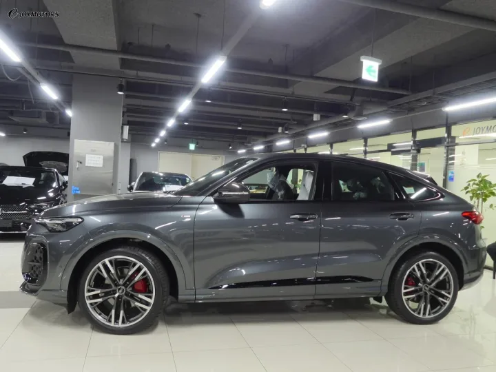 아우디 Q5 45 TFSI quattro S Line 블랙 에디션 Sportback 썸네일 2