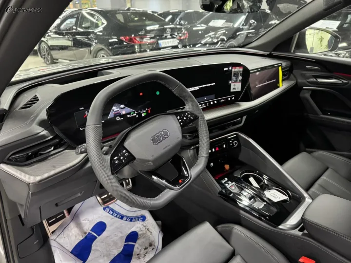 아우디 Q5 45 TFSI quattro S Line 블랙 에디션 Sportback 썸네일 4