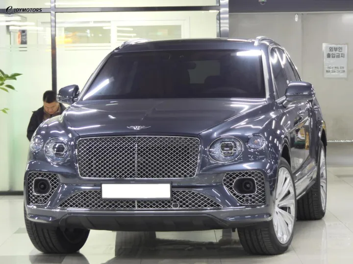 벤틀리 벤테이가 4.0 V8