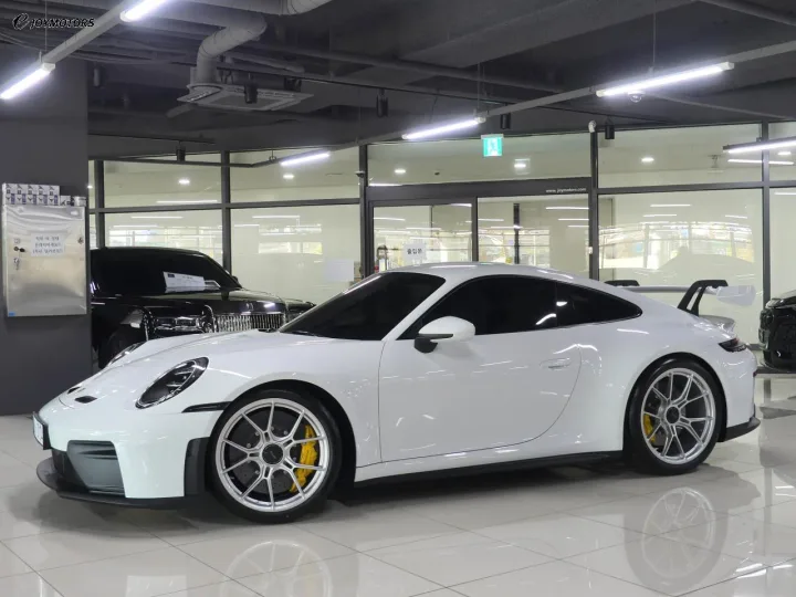 포르쉐 911 뉴 GT3 992 썸네일 2