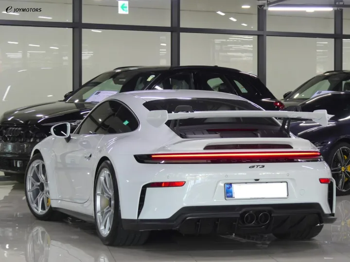 포르쉐 911 뉴 GT3 992 썸네일 3