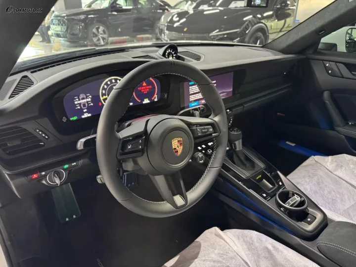 포르쉐 911 뉴 GT3 992 썸네일 4