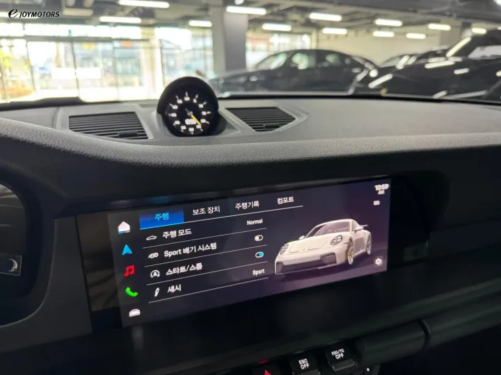포르쉐 911 뉴 GT3 992 썸네일 6