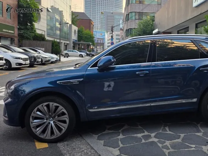 벤틀리 벤테이가 4.0 V8 썸네일 2