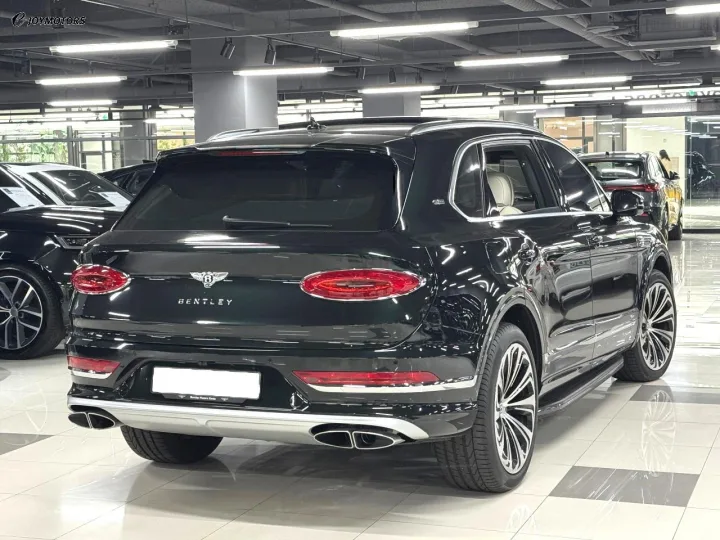 벤틀리 벤테이가 4.0 V8 아주어 EWB 썸네일 3