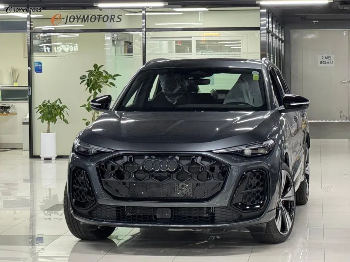 아우디 Q5 40 TDI 콰트로 S Line 블랙 에디션
