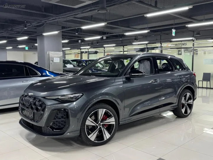 아우디 Q5 40 TDI 콰트로 S Line 블랙 에디션 썸네일 2