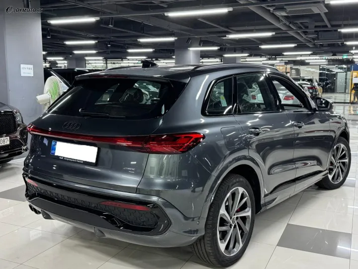 아우디 Q5 40 TDI 콰트로 S Line 블랙 에디션 썸네일 3
