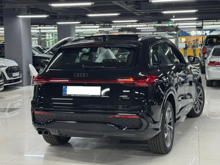 아우디 Q5 40 TDI 콰트로 S Line 블랙 에디션 썸네일 2