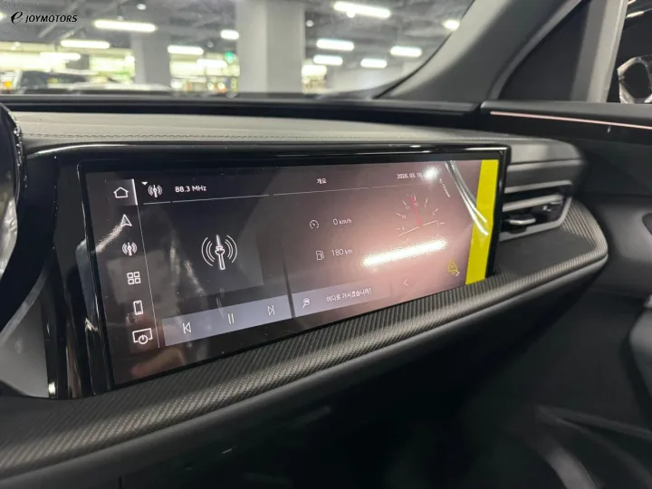 아우디 Q5 40 TDI 콰트로 S Line 블랙 에디션 썸네일 8
