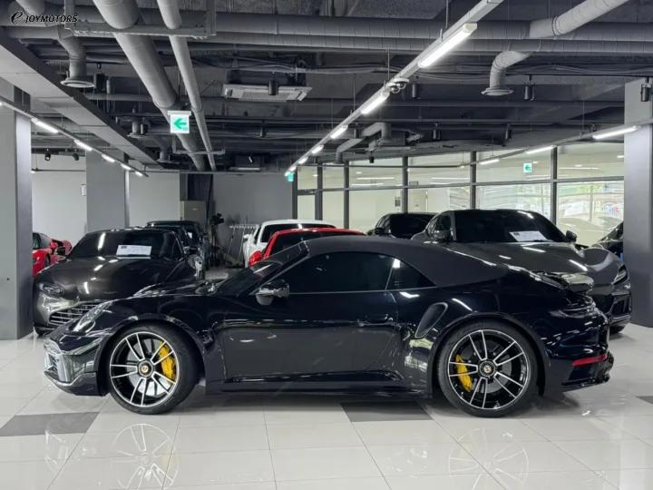 포르쉐 911 터보 S 카브리올레 992 썸네일 3