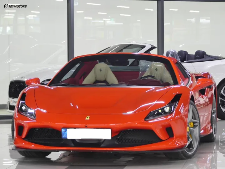 페라리 F8 스파이더 3.9 V8
