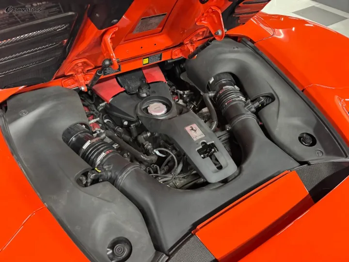 페라리 F8 스파이더 3.9 V8 썸네일 5