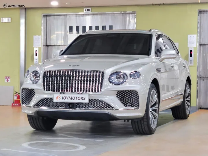 벤틀리 벤테이가 4.0 V8 아틀리에 에디션