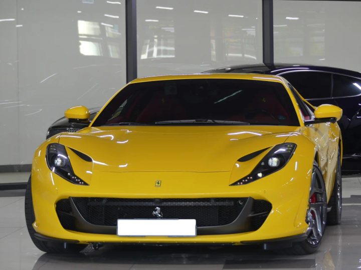페라리 812 슈퍼패스트 6.5 V12