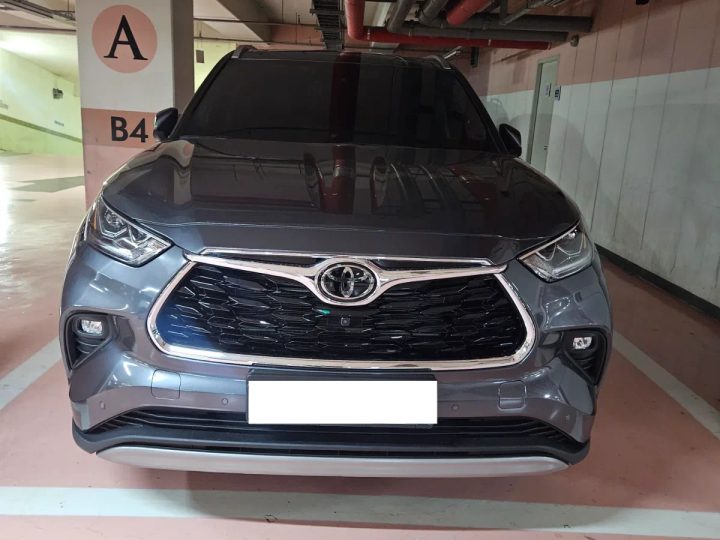 도요타 하이랜더 2.5 AWD 하이브리드 플래티넘