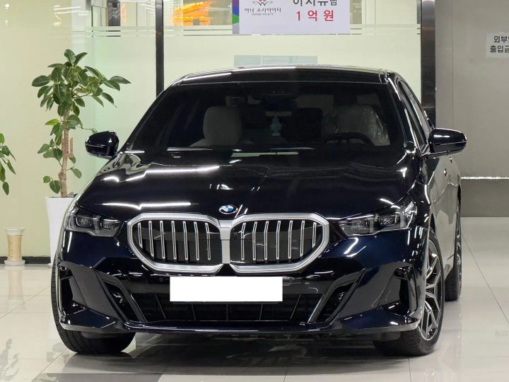 BMW 5시리즈 523d xDrive M 스포츠