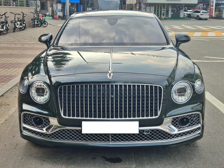 벤틀리 뉴 플라잉스퍼 4.0 V8