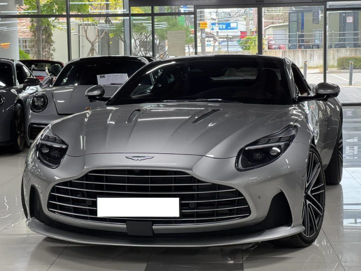애스턴마틴 DB12 4.0 V8 쿠페